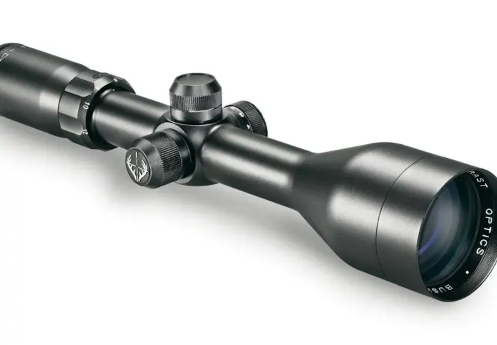 Une lunette de battue Bushnell, noire et élégante, prête pour l'action. Ses réglages précis promettent une visée parfaite.