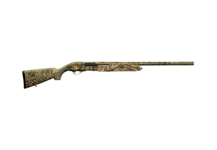 Fusil à pompe camouflage, idéal pour la chasse, classé en catégorie C ou B.