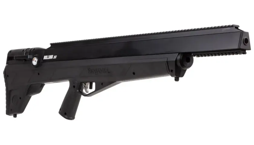 Carabine noire Benjamin Bulldog .357 sur fond blanc.