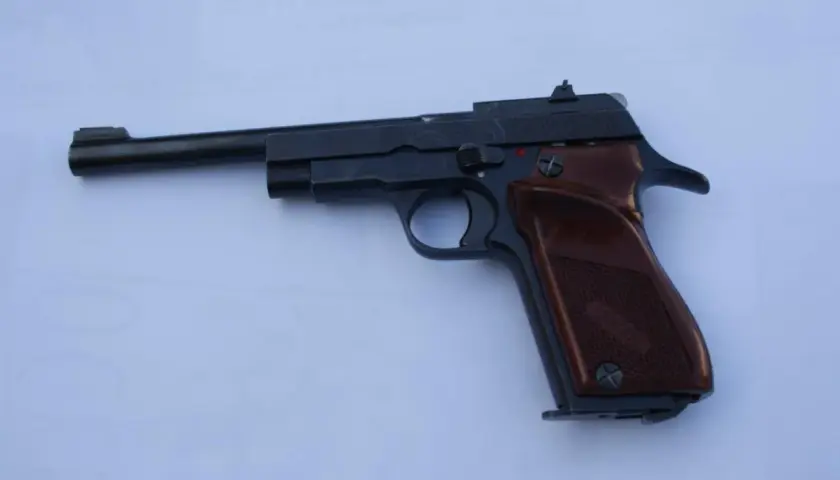 Pistolet 22LR 1 coup, modèle unique, parfait pour le tir sportif. Sa législation est claire.