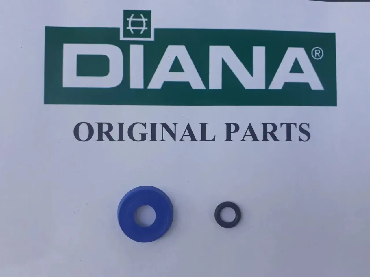 Deux joints pour le remplacement d'un joint de carabine &agrave; plomb Diana.